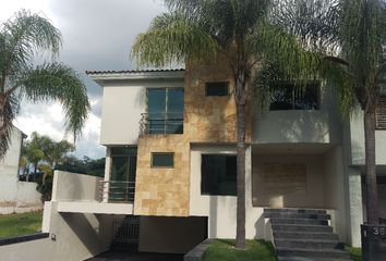 Casa en fraccionamiento en  Paseo San Arturo Poniente 101, Valle Real, Zapopan, Jalisco, México