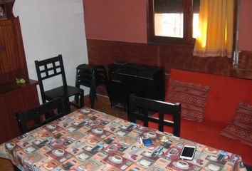 P-H AL FRENTE EN DOS PLANTAS, DE 4 AMBIENTES, CON TRES DORMITORIOS, DOS BAÑOS, LIVING, COCINA-COMEDOR, PATIO CON LAVADERO Y ENTRADA DE AUTO.