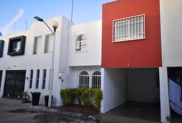 Casa en fraccionamiento en  3ra Privada Del Sauce 116, Fraccionamiento Fuentes Del Sauce, San Luis Potosí, 78120, Mex