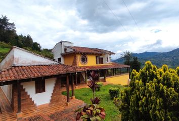 Villa-Quinta en  La Elvira, Cali, Valle Del Cauca, Col