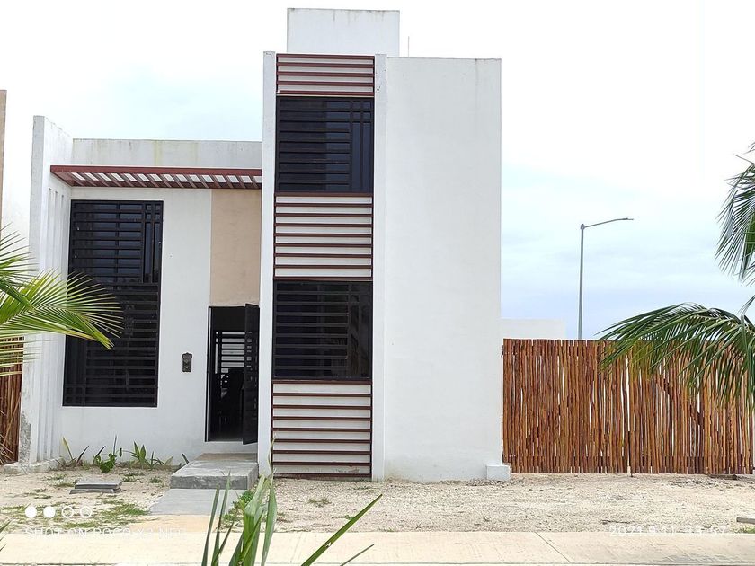 renta Casa en Chicxulub Puerto, Progreso, z - Progreso, Yucatán  (EB-IS6997r)