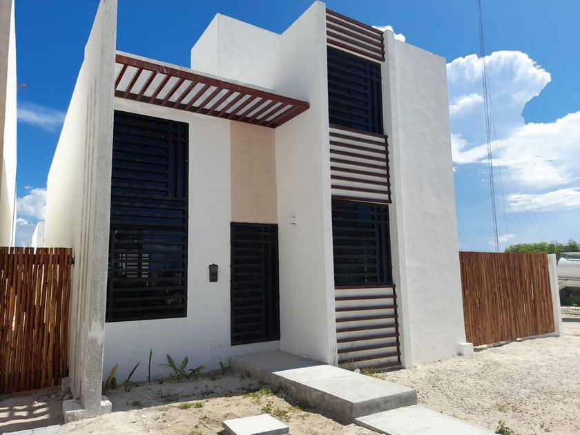 renta Casa en Chicxulub Puerto, Progreso, z - Progreso, Yucatán  (EB-IS6997r)