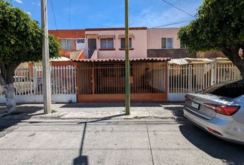 Casa en  Calle Rogelio Bacon 1844, Huentitan, Independencia, Guadalajara, Jalisco, 44290, Mex