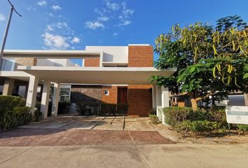 Casa en condominio en  Hacienda Xcunya, Mérida, Yucatán
