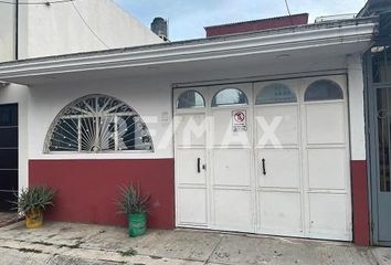 Casa en  Lázaro Cárdenas, Uruapan