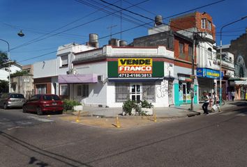 Casa en  Avenida La Plata 3506, Caseros, Tres De Febrero, B1676, Provincia De Buenos Aires, Arg