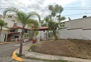 Casa en fraccionamiento en  Calle Batalla De Calderón, Fraccionamiento Haciendas San Pedro, Tlaquepaque, Jalisco, 45588, Mex