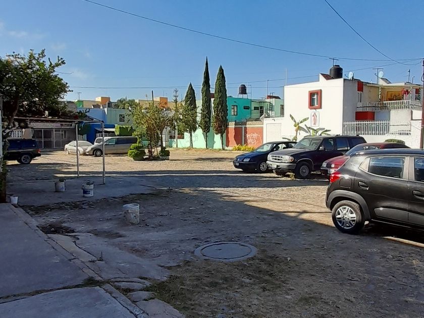 venta Casa en La Tuzania, Zapopan, Jalisco (EB-JI7224s)