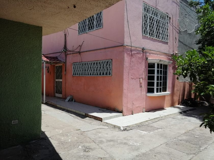 venta Casa en Barrio de Londres, Municipio de Chihuahua (398033--381)-  