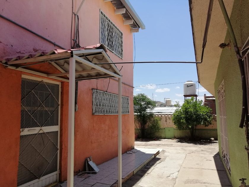 venta Casa en Barrio de Londres, Municipio de Chihuahua (398033--381)-  