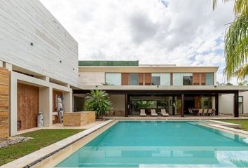 Casa en  Avenida Paseo Del Jaguar, Yucatán Country Club, Mérida, Yucatán, 97308, Mex