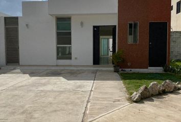 Casa en fraccionamiento en  Avenida 70, Fraccionamiento Gran Santa Fe, Mérida, Yucatán, 97314, Mex