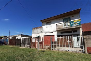 Casa en  Burzaco, Partido De Almirante Brown