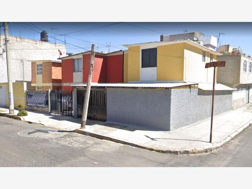 venta Casa en Las Águilas, Nezahualcóyotl, Nezahualcóyotl (MX22-NJ4193)-  