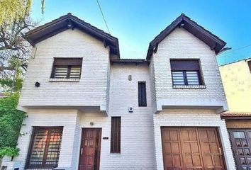 Casa en  Caisamar, Mar Del Plata