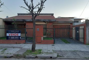 Casa en  Isidro Casanova, La Matanza