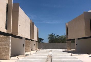 Casa en  Calle 21, Cholul, Mérida, Yucatán, 97305, Mex