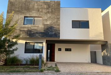 Casa en fraccionamiento en  Boulevard Arco De Piedra, Fraccionamiento Jurica, Querétaro, 76100, Mex