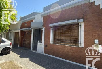 ELISABET COSTA PROPIEDADES - Casa en Venta en V.Talleres - Lujan al 3200