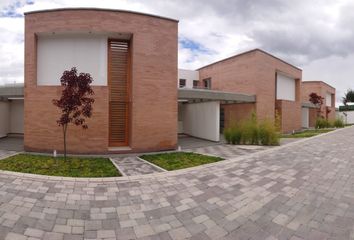 Casa en  Qjq3+pq Quito, Ecuador