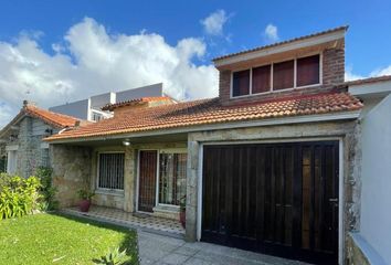 Casa en  Bosque Peralta Ramos, Mar Del Plata