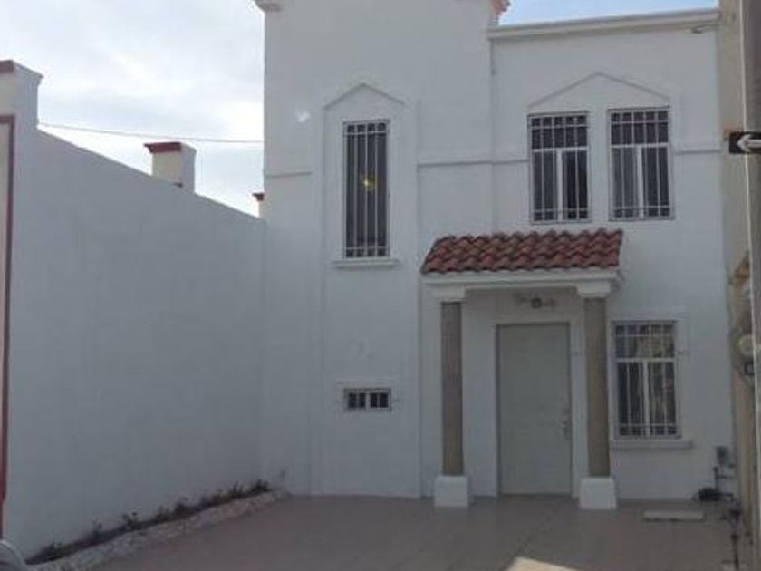 venta Casa en Fraccionamiento Rincón de los Arcos, Irapuato, Guanajuato  (EB-AR6614s)