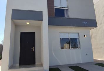 Casa en  Las Torres, Fracc Santa Fe Privada Candela, Saltillo, Coahuila De Zaragoza, 25100, Mex