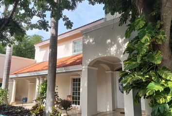Casa en  Leandro Valle, Mérida, Mérida, Yucatán