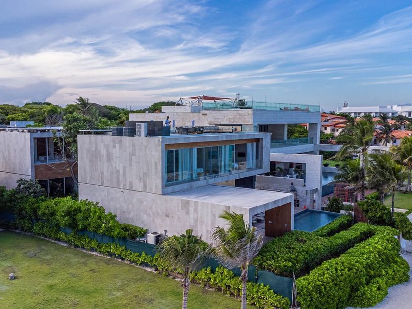 venta Villa en Playa del Carmen, Quintana Roo (EB-KS3589s)