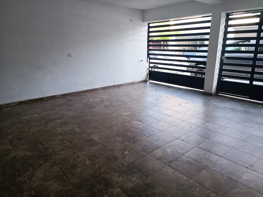 renta Casa en Pedregal de Lindavista, Guadalupe, Nuevo León (69-CR-2369)-  