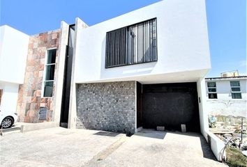 Casa en condominio en  Calle Vergel 3730, Fraccionamiento Sendero Las Moras, Tlajomulco De Zúñiga, Jalisco, 45645, Mex
