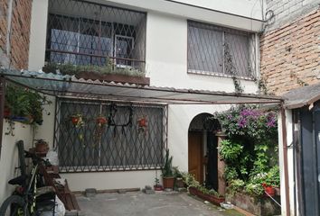 Casa en  Calle Bonifacio Aguilar 1-30, Quito, Ecu