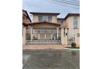 Casa en  Rufina Alfaro, San Miguelito