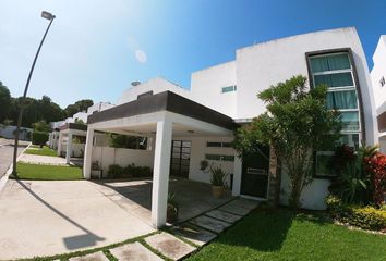 Casa en condominio en  Calle Santa Sofía, Fraccionamiento Privanzas, Carmen, Campeche, 24157, Mex