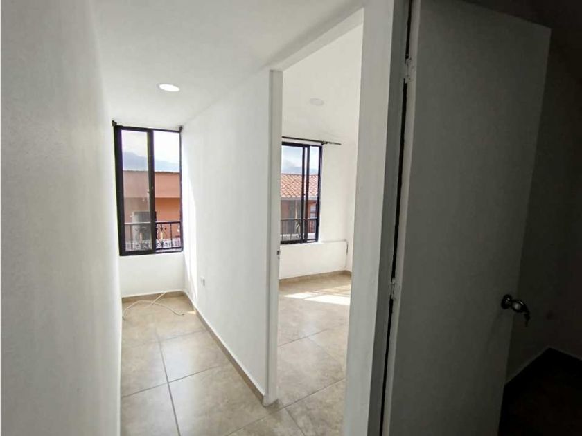 Apartamento en arriendo Carrera 32, Comuna 9 - Buenos Aires, Perímetro Urbano Medellín, Medellín, Valle De Aburrá, Antioquia, Rap Del Agua Y La Montaña, 050016, Colombia