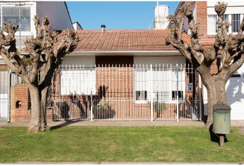 Casa en  Barrio Fortunato De La Plaza, Mar Del Plata
