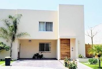 Casa en condominio en  Avenida Vallarta Eje P, Ciudad Granja, Zapopan, Jalisco, 45010, Mex