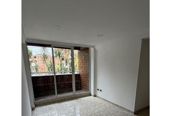 Apartamento en Carrera 84b, La Gloria, Comuna 16 - Belén, Perímetro Urbano Medellín, Medellín, Valle De Aburrá, Antioquia, Rap Del Agua Y La Montaña, 050026, Colombia