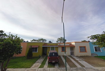 Casa en  Calle Bahía De Loreto 201-207, Fraccionamiento Sol Del Pacífico, Manzanillo, Colima, 28864, Mex