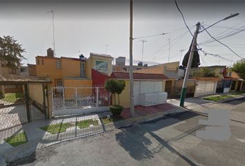 Casa en  Calle Mira Huerto 1-43, Centro Urbano, Fraccionamiento Cumbria, Cuautitlán Izcalli, México, 54740, Mex