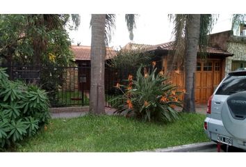 Quinta/Finca en  Calle San Telmo 1548, Ituzaingó, Ituzaingó Centro, Ituzaingó, B1714, Provincia De Buenos Aires, Arg