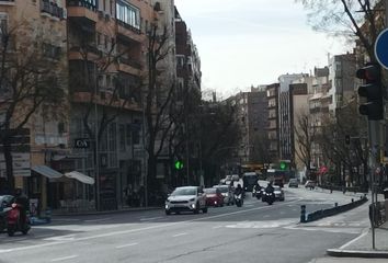 Local Comercial en  Berruguete, Madrid