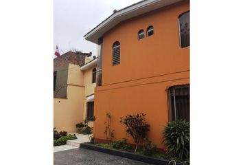 Casa en  Av. Ayacucho, Liguria, Lima, Perú