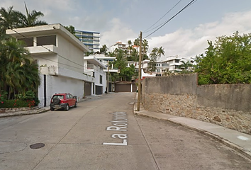 Casa en  Avenida La Rotonda 25-27, Fraccionamiento Club Deportivo, Acapulco De Juárez, Guerrero, 39690, Mex