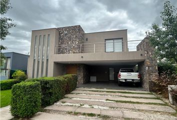 Casa en  Los Corralitos, Mendoza
