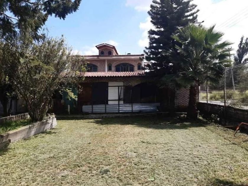 venta Casa en Jardines de la Calera, Tlajomulco de Zúñiga (EB-KA0026s)-  