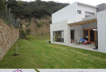 Casa en  43wq+c3f, Cuenca, Ecuador