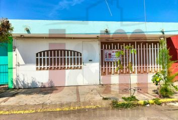 Casa en  Lázaro Cárdenas, Petroquimica, Coatzacoalcos, Veracruz, México