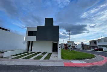 Casa en condominio en  Calle Salto Del Moro, Residencial Campestre, Querétaro, 76230, Mex