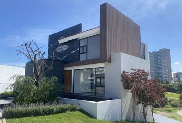 Casa en  Circuito Vista Álamos, Fracc La Vista Contry Club, San Andrés Cholula, Puebla, 72830, Mex